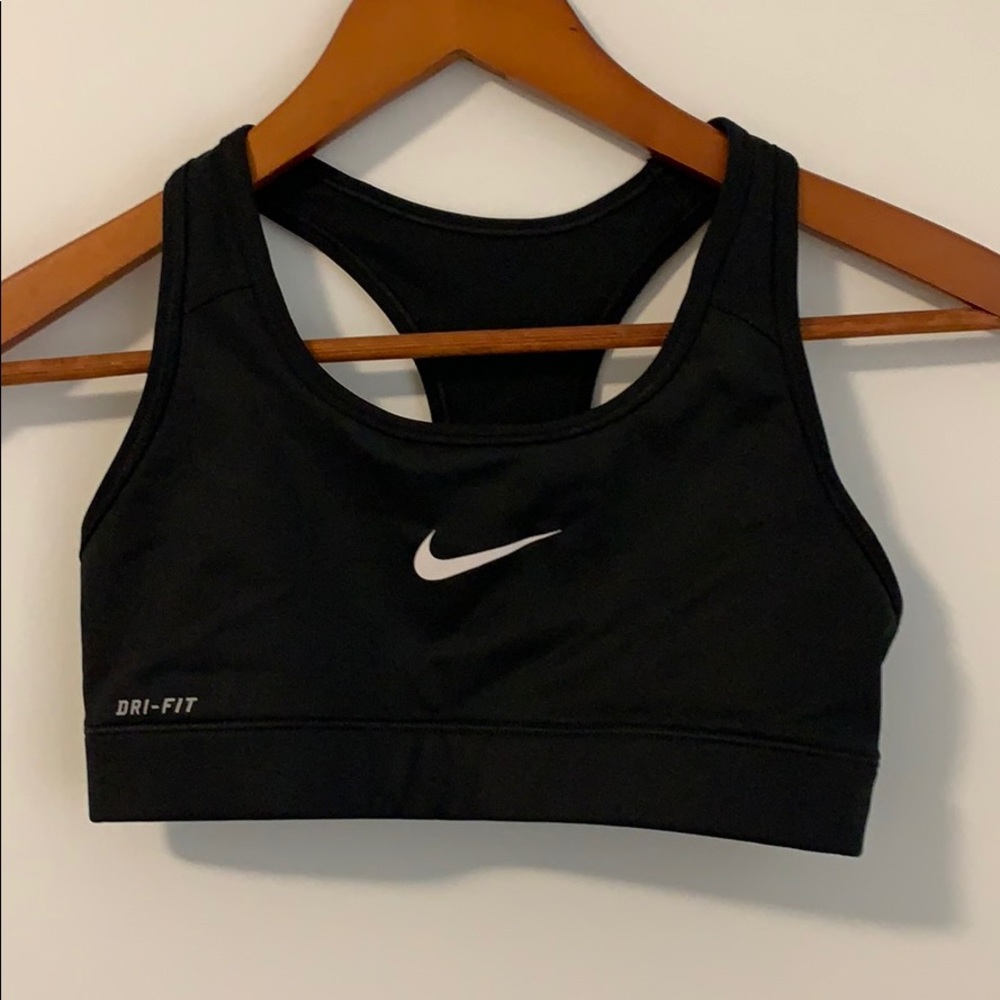 Nike pro sports bra NWOT